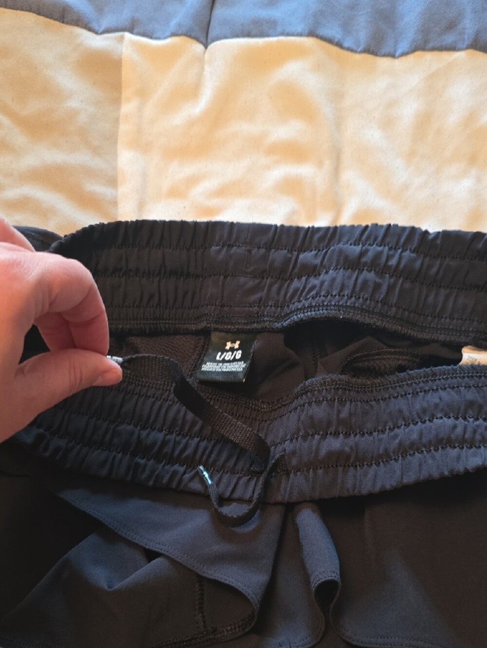 Under Armour Black Elastic-Waist Athletic Shorts - Picture 5 of 5